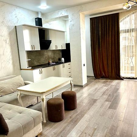 New Apartment In Downtown Yerevan Exterior photo