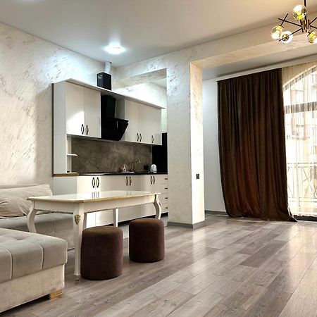 New Apartment In Downtown Yerevan Exterior photo